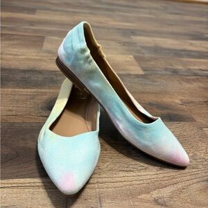 🌈 Kaari Blue Pastel Tie-Dye Pointed Toe Flats – Size 6